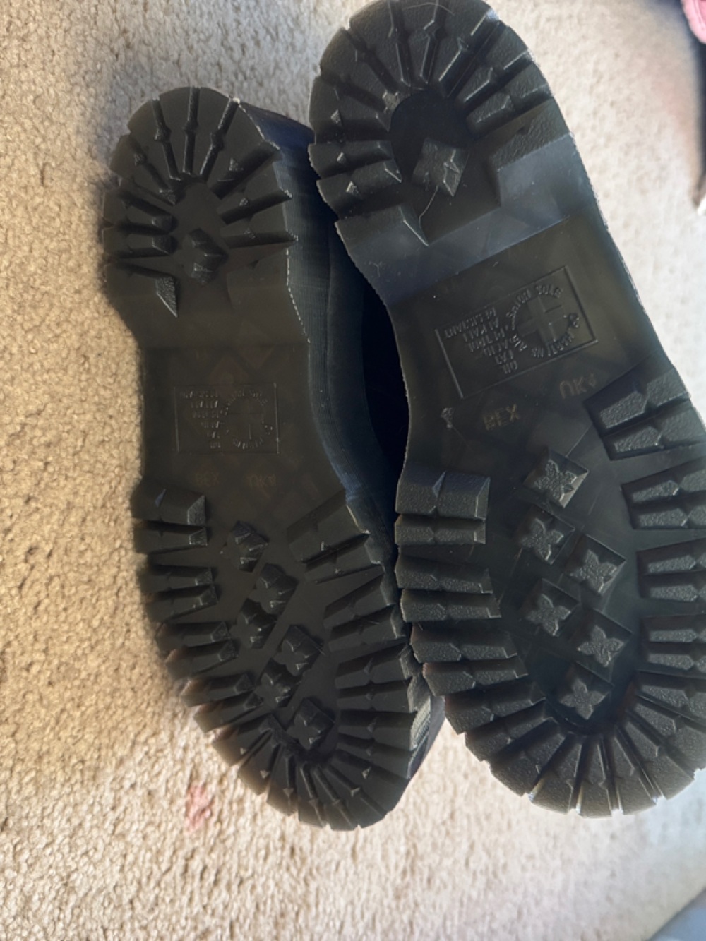 Dr Martens - Picture 5 of 5